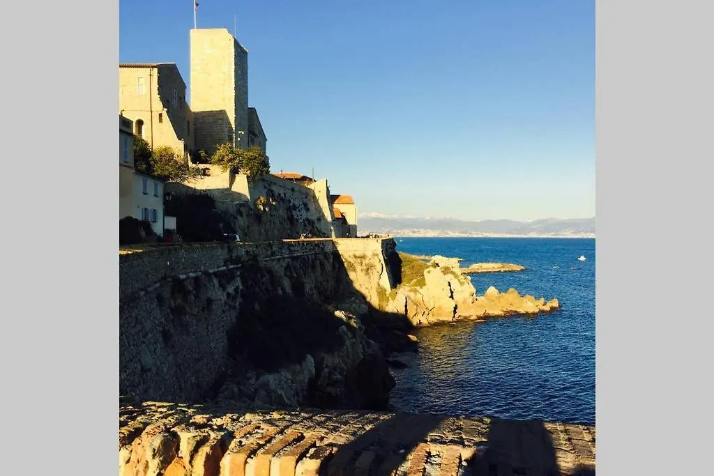 Gorgeous Brand New 2 Bedrooms Antibes 0*,