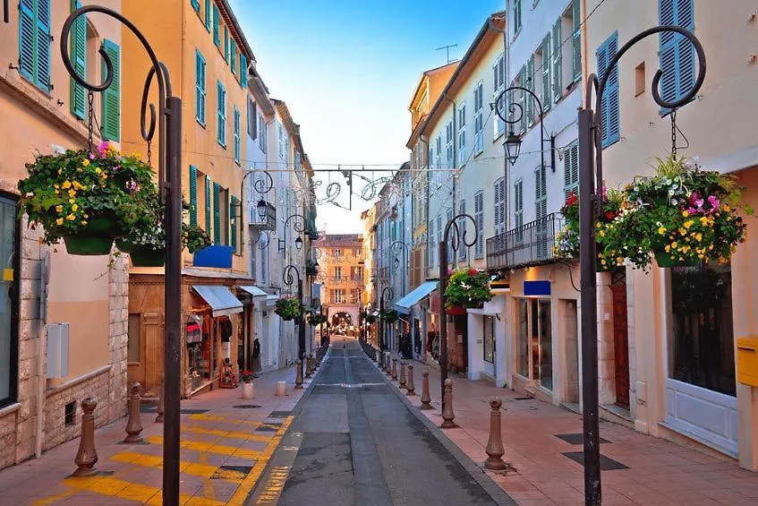 Gorgeous Brand New 2 Bedrooms Antibes 0*,  France