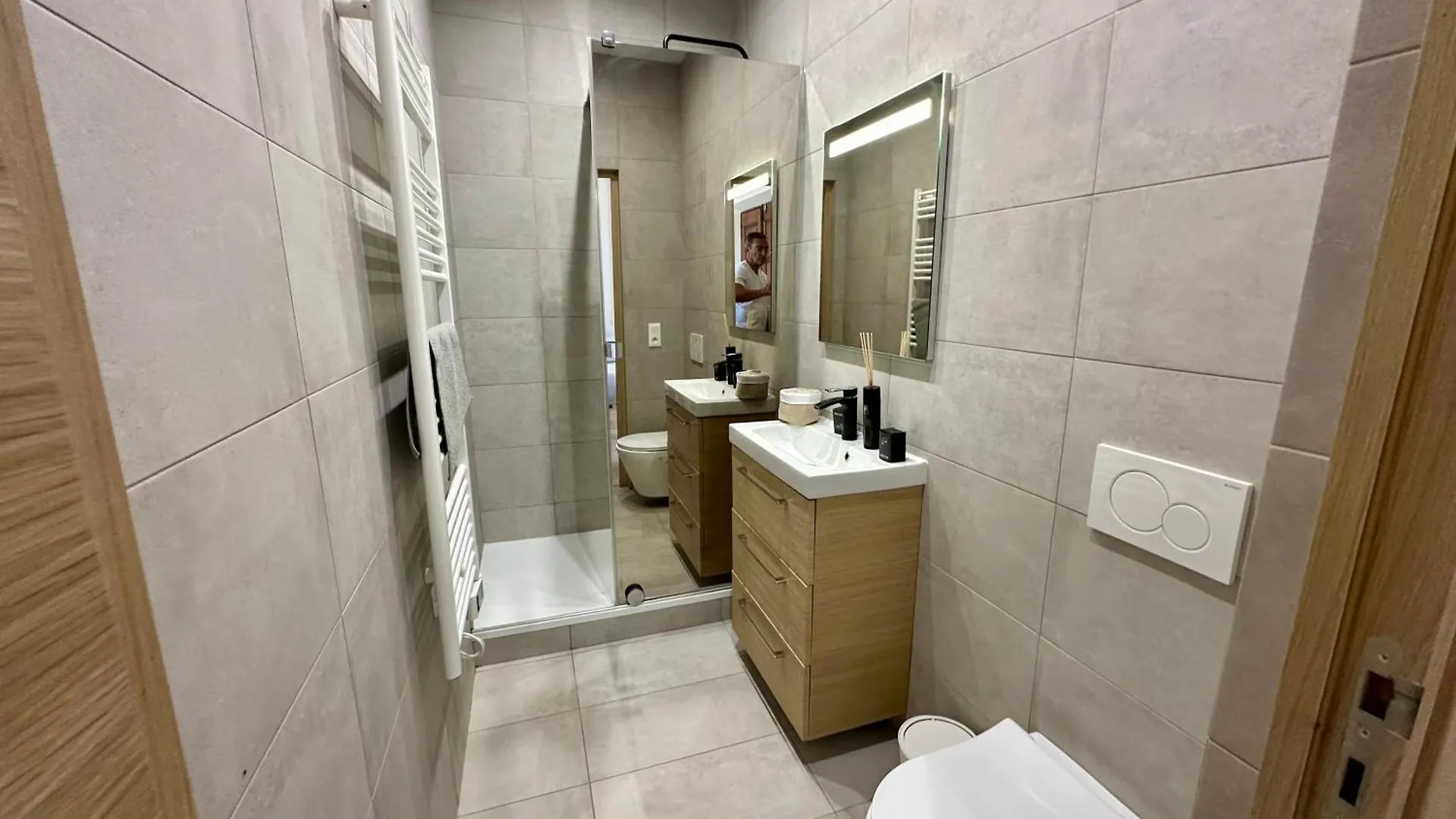 Gorgeous Brand New 2 Bedrooms Antibes 0*,
