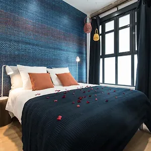 https://luxury-studio-spa-lyon-centre.hotels-rhonealpes.com