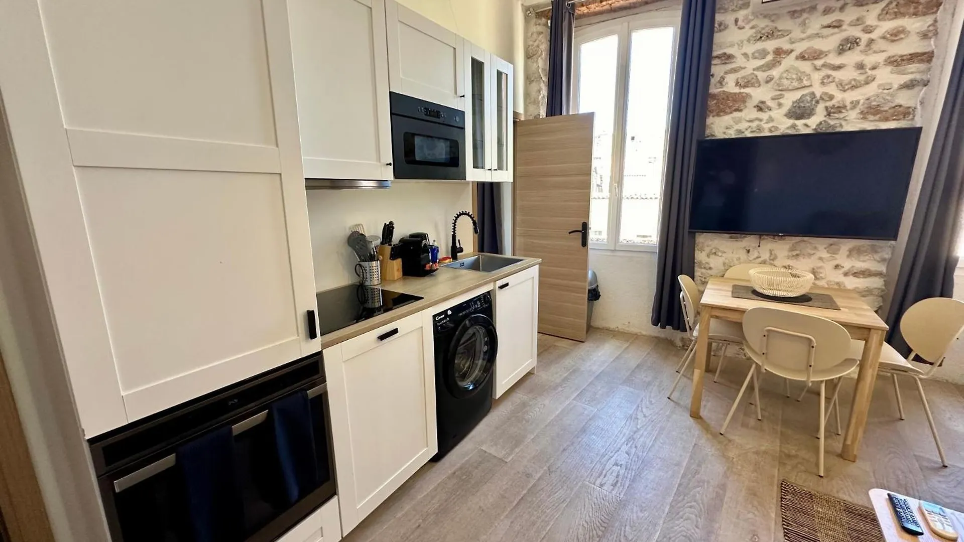 Gorgeous Brand New 2 Bedrooms Antibes Lägenhet