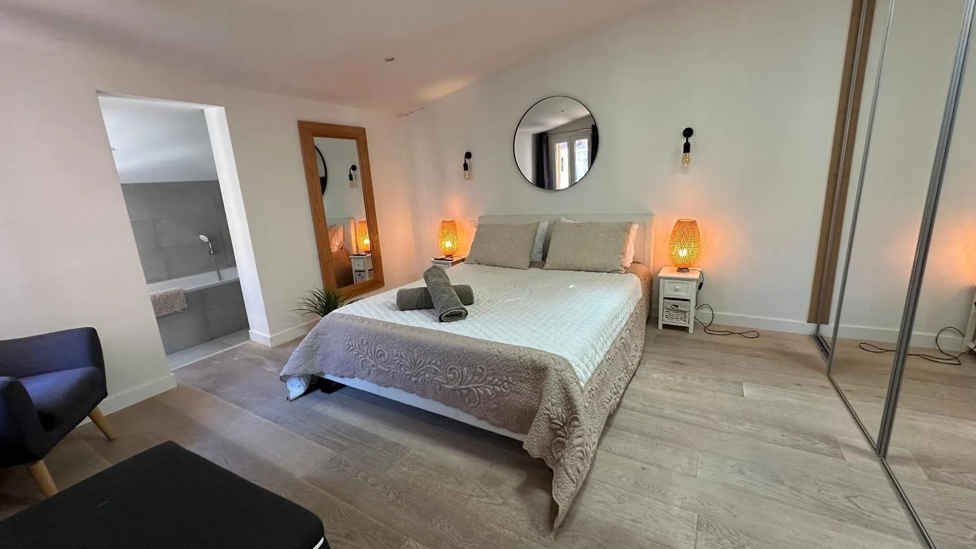 Gorgeous Brand New 2 Bedrooms Antibes Frankrike